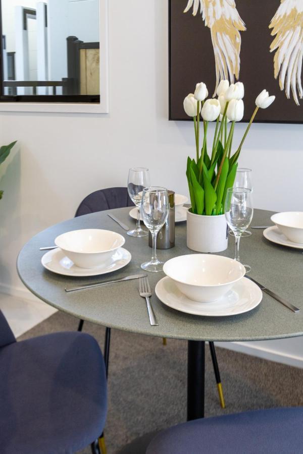 Central City Awaits 2 Bed 2 Bath With Carpark Christchurch Extérieur photo